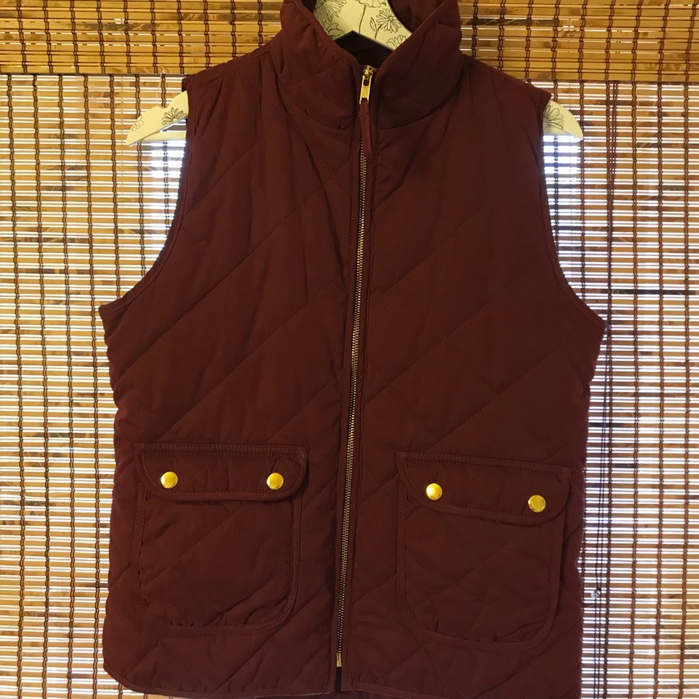 Puffer best with gold detailing